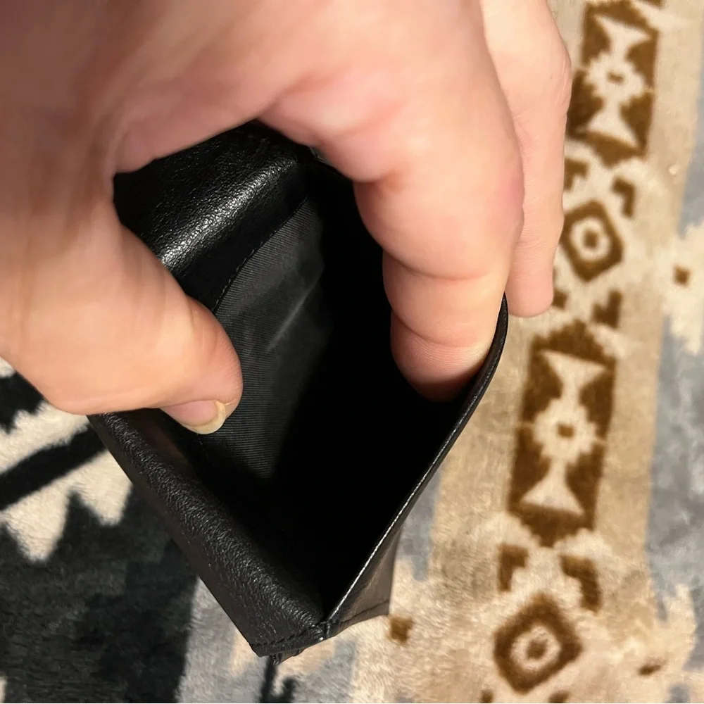 Burberry EUC Vintage Men’s Black Leather Wallet with Gold Accent - Picture 12 of 14